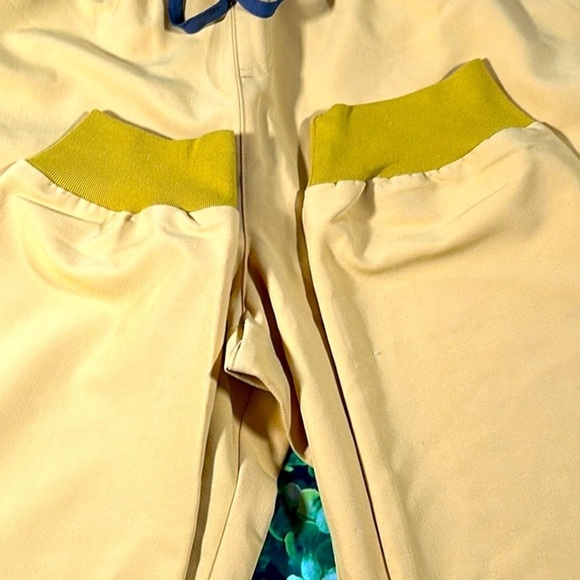 FIGS High Waisted Zamora Jogger Scrub Pants Light Gold Womens Size XXL/T PO 1998 - Picture 10 of 13